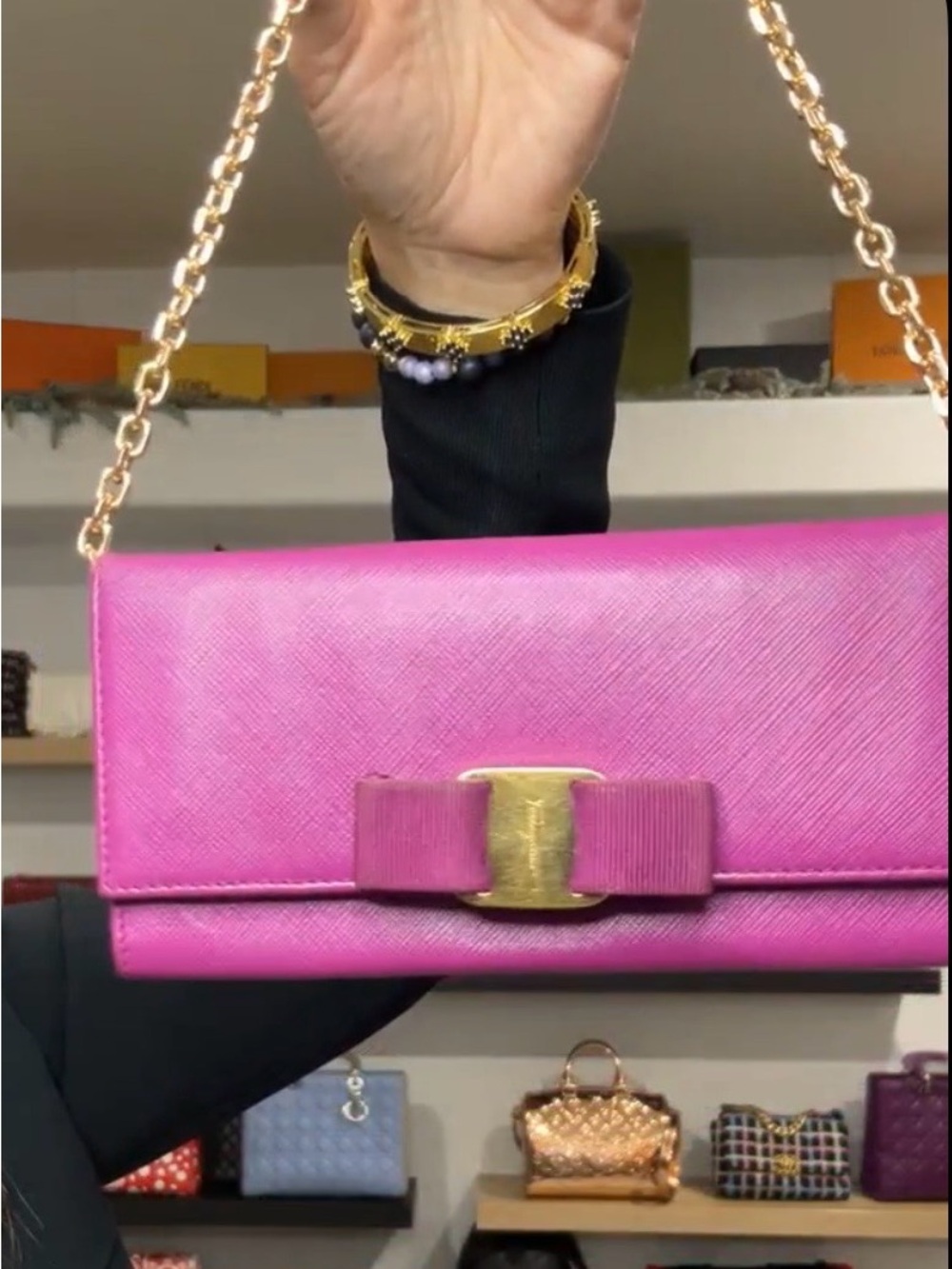 Salvatore Ferragamo Fuchsia Leather Vara Bow Shoulder Bag with Gold Chain